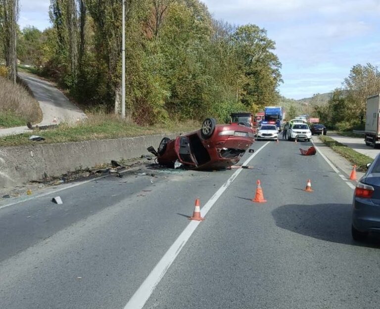 DOKLE VIŠE: Saobraćajna nesreća na M-17, ima povrijeđenih