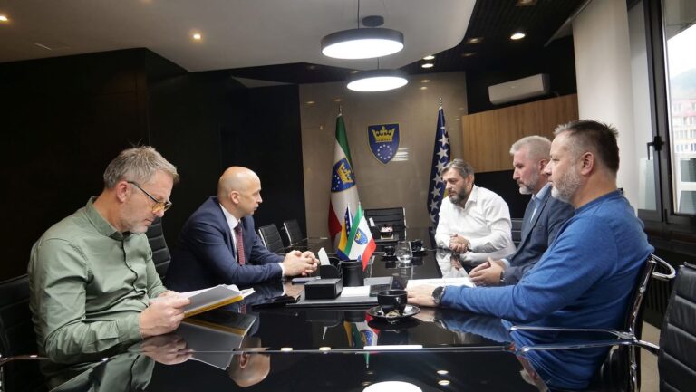 Premijer Pivić se sastao sa predstavnicima Saveza bošnjačkih nevladinih organizacija BiH