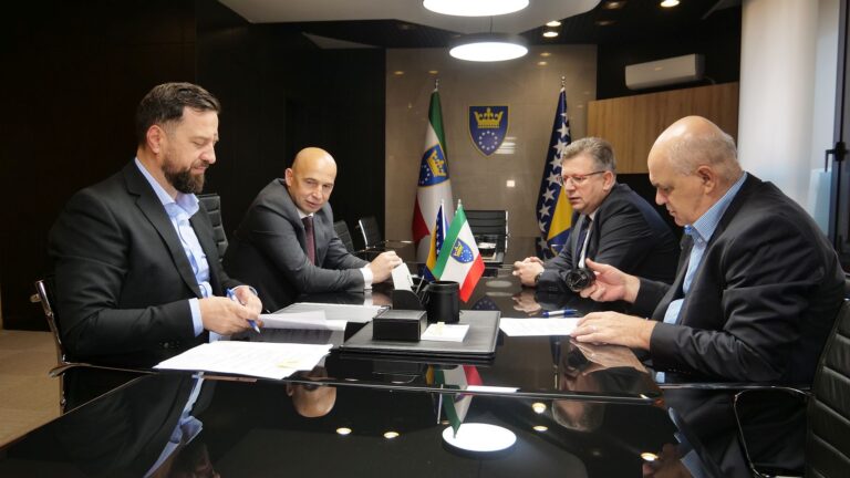 Stižu veće plate prosvjetarima u ZDK-u: U nekim slučajevima primanja skočila i preko 50%