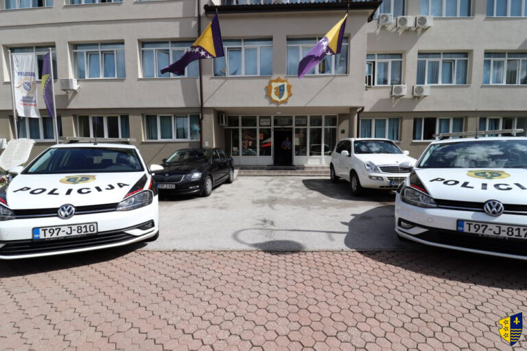 Oglasila se policija nakon što je lutalica teško povrijedio dječaka (8)