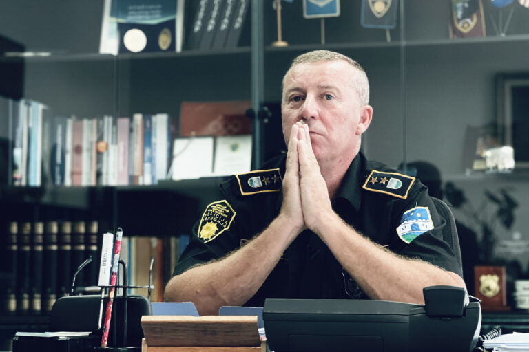 Bivši komesar MUP-a USK Mujo Koričić demantovao da se tukao sa kolegom: “Pa nisam ja drumski razbojnik”