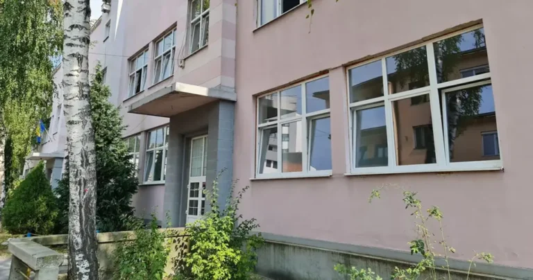 DRAMA U BIH: U dvorištu osnovne škole fizički napadnuta zaposlenica škole, reagovala policija