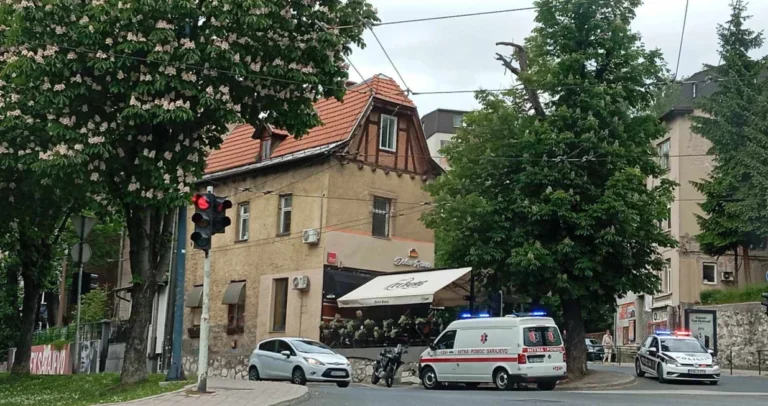 Policija na nogama: Točkom vozila pregazio stopalo maloljetniku, pobjegao je