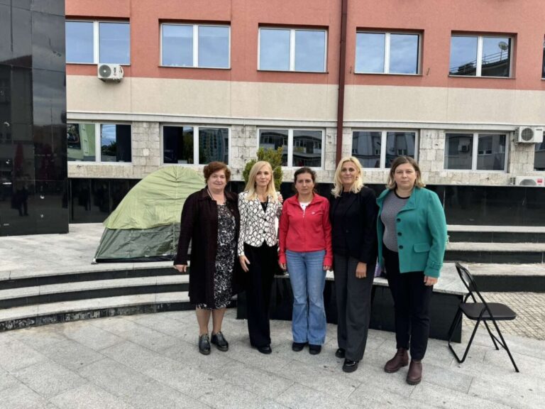 Amela Bećirspahić prekinula štrajk glađu nakon 35 dana, ali nastavlja borbu za roditeljsko pravo