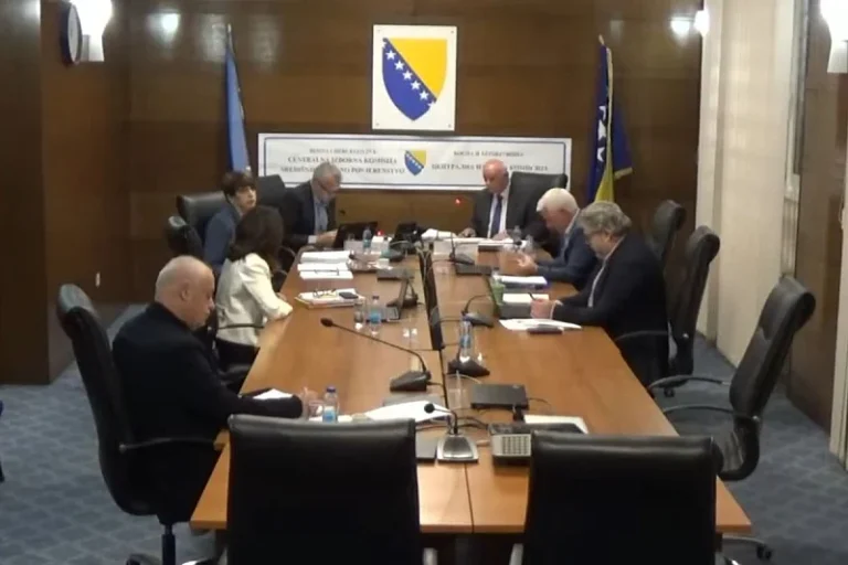 Nijedan član CIK-a nije podržao Arnautovićev prijedlog da ponište kandidaturu SNSD-a na izborima