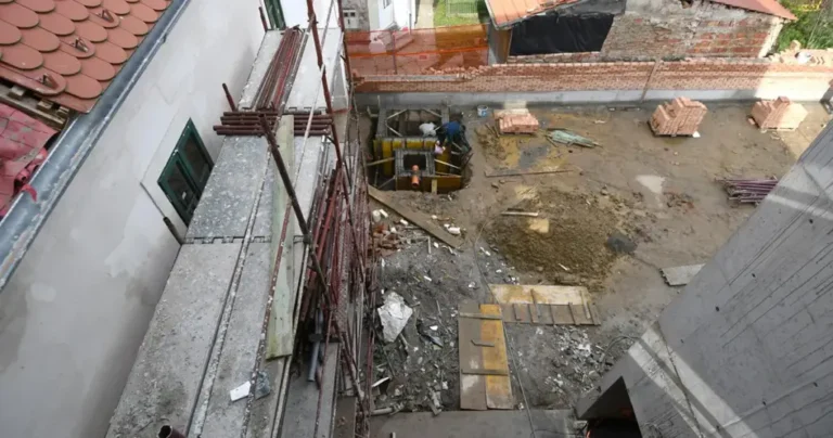 Tragedija tokom obnove zatvora: Srušio se zid i ubio dvojicu radnika