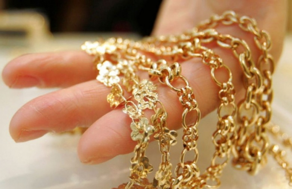 Buket 50–60 KM, zlatni prsten preko 400: Ljubav na tržištu inflacije