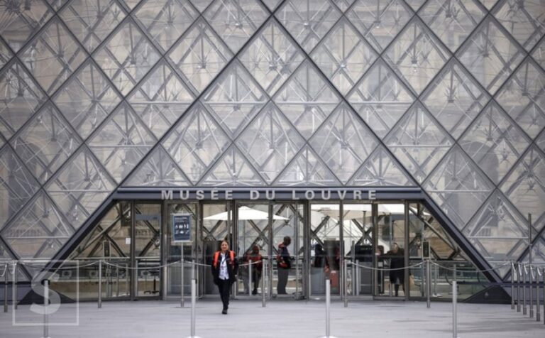Detalji o pljački Louvrea cure u javnost, jedan od uhapšenih pokušao pobjeći u Afriku