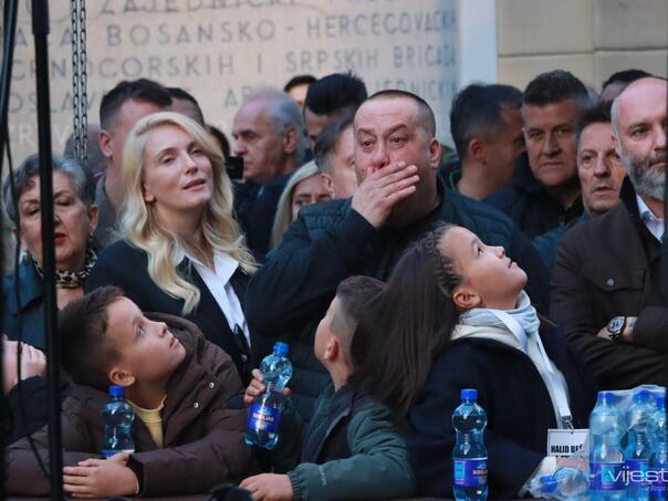 Dino Bešlić pod emocijama: Hvala što ste ovo uradili za mog tatu