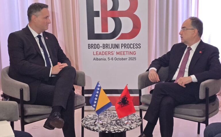 Direktni letovi između Sarajeva i Tirane na stolu: Bećirović i Begaj o budućnosti saradnje