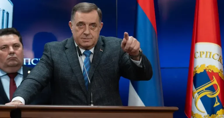 Amerika ukinula sankcije za četvero Dodikovih saradnika