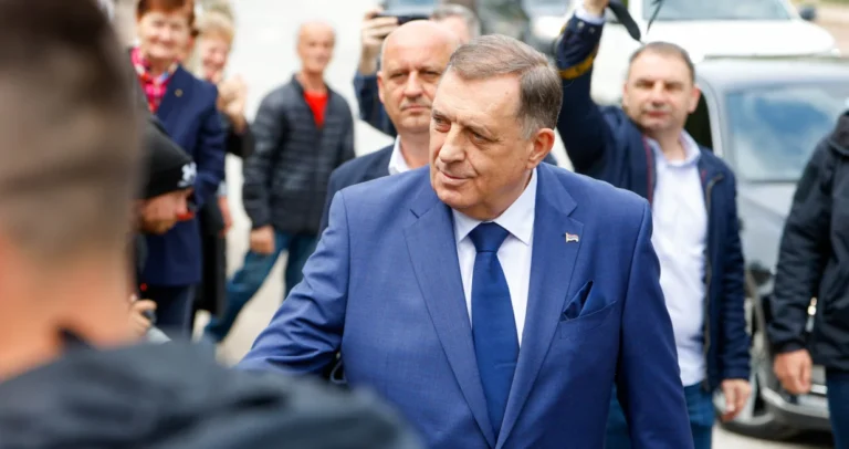 Dodikova besjeda o NSRS-u, Schmidtu, BiH… – RS se repozicionira da jednog dana postane nezavisna država