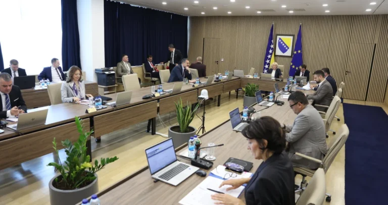 Državni ministri sat i po raspravljali o Uredu glavnog pregovarača, ali se nisu izjasnili