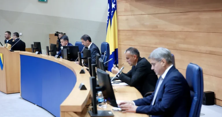 Evropski put taoc fotelja: Dodik i Čović učvršćuju blokadu BiH