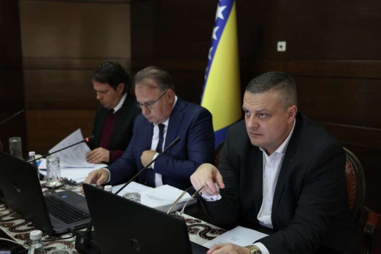 Federacija BiH otplatila više od 930 miliona KM duga u devet mjeseci