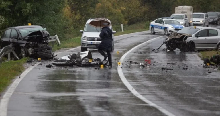 (FOTO) Jezive scene na bh. putu: Stravičan trostruki sudar, ima mrtvih i povrijeđenih