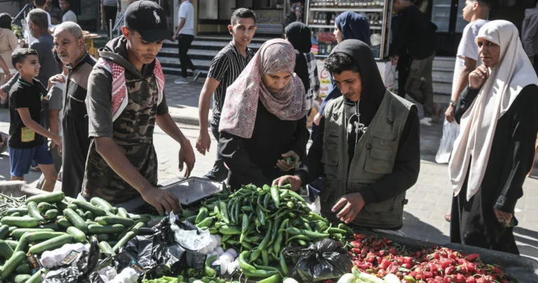 (FOTO) Pogledajte kako izgleda pijaca u Gazi nakon prekida vatre