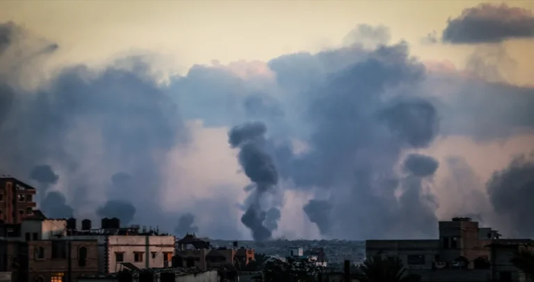 Gaza ponovo u dimu: Izraelska vojska započela val napada, suspendirana humanitarna pomoć