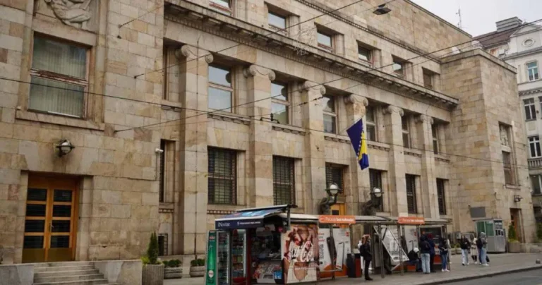 Građani BiH sve češće posežu za kreditima: Za godinu dana zadužili se za 1,37 milijardi KM