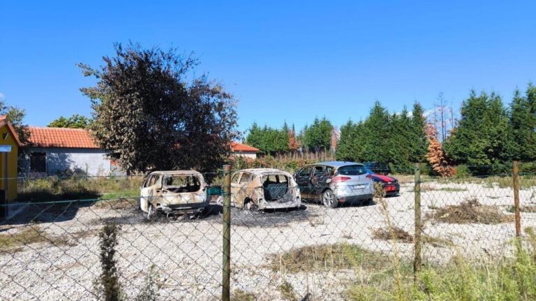 Haos u Crnoj Gori: Zapaljena tri vozila u vlasništvu turskih državljana