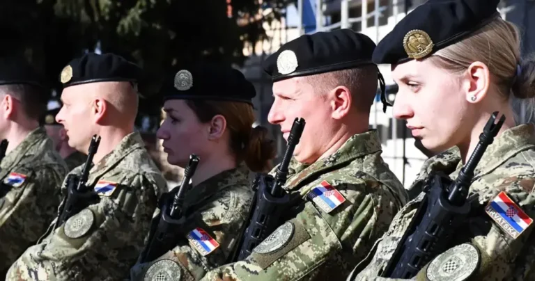 Hrvatska uvela obavezni vojni rok