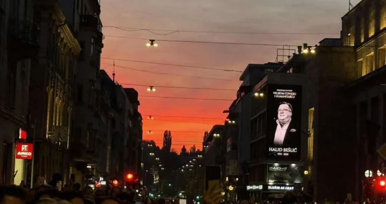 I nebo se razvedrilo da isprati Halida: Prizore ispred Vječne vatre pamtićemo još dugo