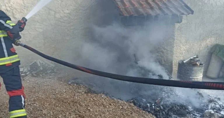 Intervenirali vatrogasci: Planula fabrika namještaja u BiH