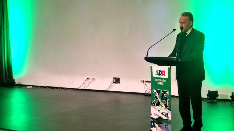 Izetbegović: Bošnjaci moraju pokazati da nisu naivni, da im nije mjesto u vicevima o Muji i Sulji