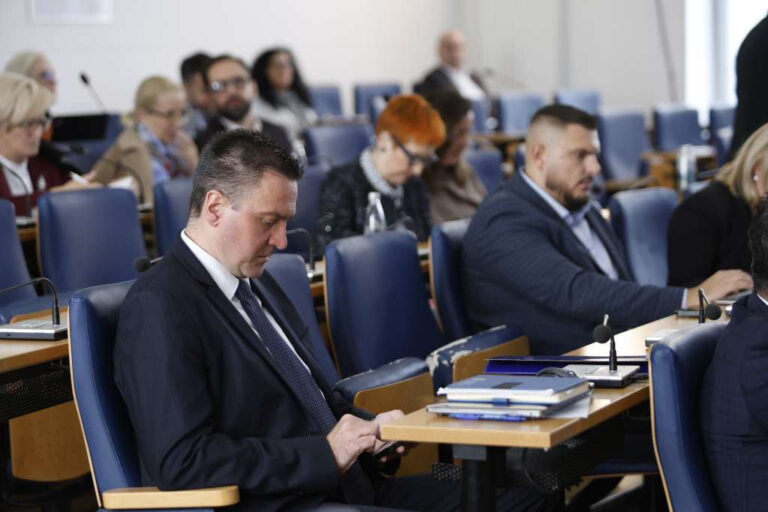 Kanton Sarajevo usvojio plan za mlade: Škola, posao i prilike do 2030.