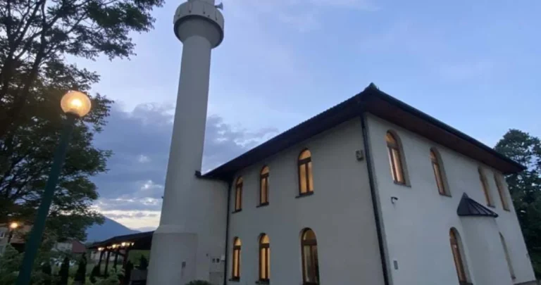 Lopov upao u zeničku džamiju i ukrao novac iz kutije za dobrovoljne priloge