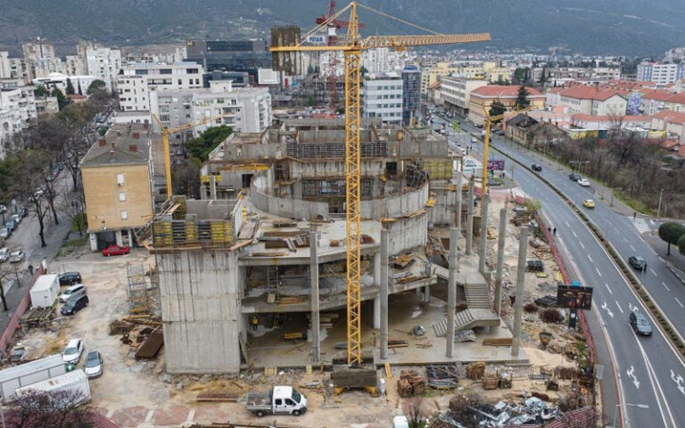 Muftijstvo mostarsko traži reakciju Schmidta zbog HNK na vakufu, Grad Mostar uzvraća: “Zemljište je gradsko”