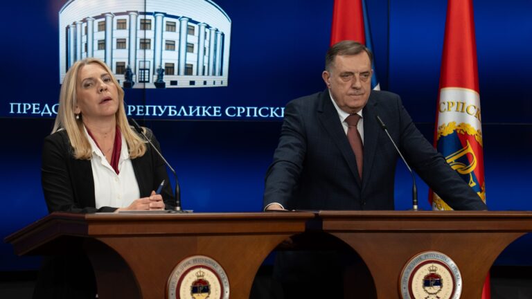 Nakon ukidanja američkih: Ostaju li Dodik i Cvijanović pod britanskim sankcijama?