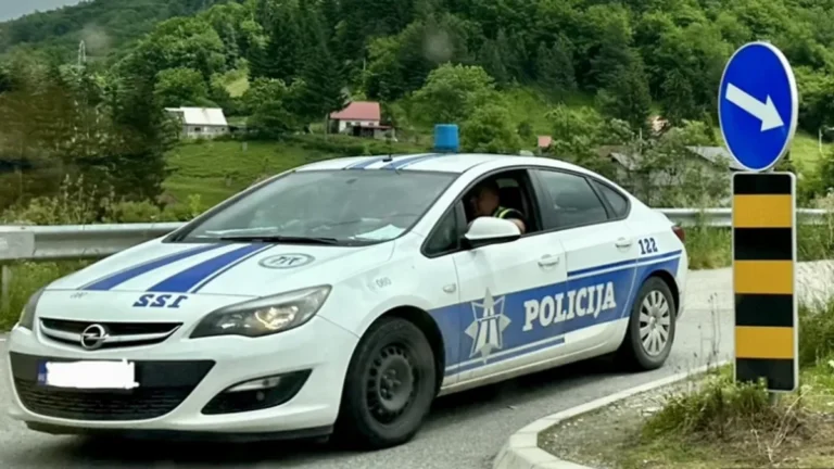 Nakon uzvika ‘ubij Turčina’ počeli sijevati noževi: Oglasio se predsjednik i potpredsjednik