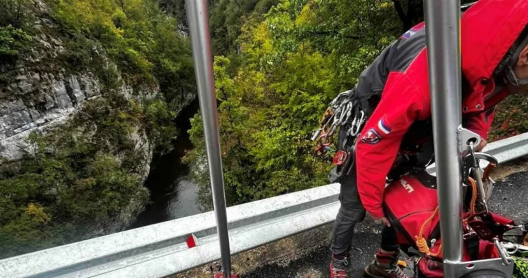 Obistinile se crne slutnje: Iz kanjona u BiH izvučeno tijelo žene