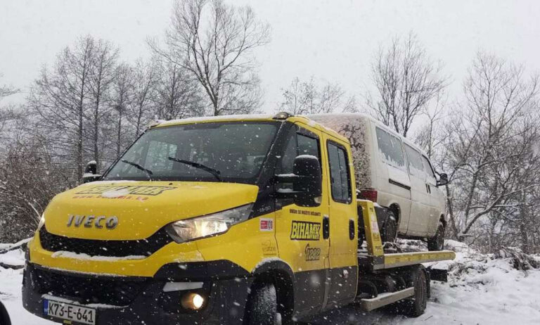 Od 1. novembra obavezna zimska oprema u BiH: Gume, lanci i provjera vozila prije zime