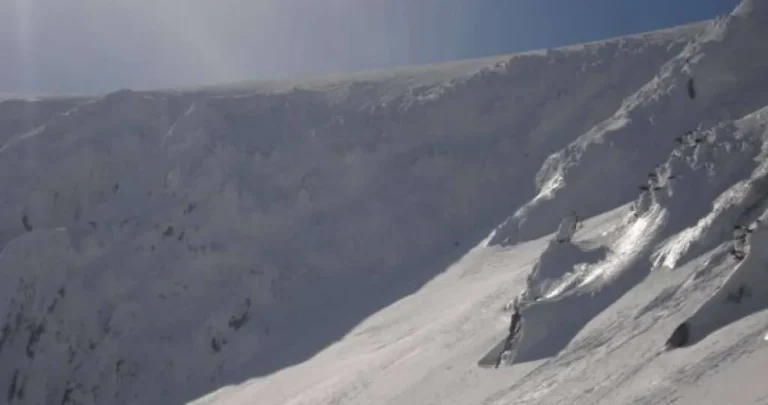 Oglasila se policija o lavini u Sloveniji: “Vrijeme je loše, helikopter ne može da leti”