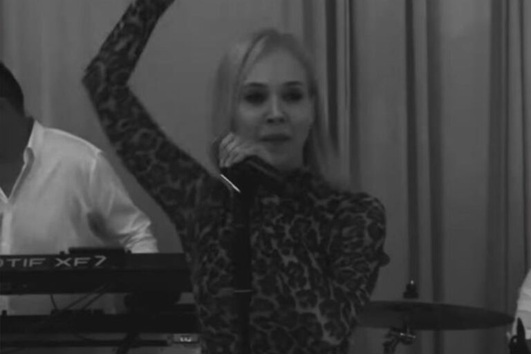 Opasni momak iz Bijeljine platio skoro 50.000 KM da mu Jelena Rozga pjeva sat vremena