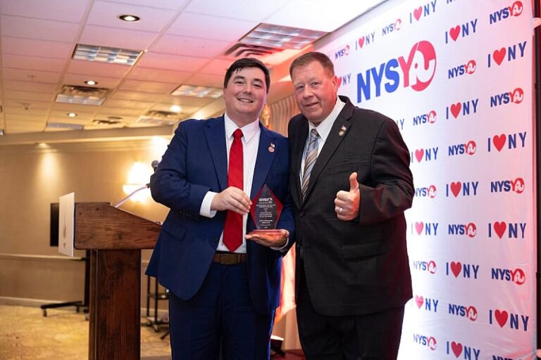 Otkrivene poruke mladog ogranka Republikanske stranke: Veličali Hitlera, crnce nazivali “majmunima”