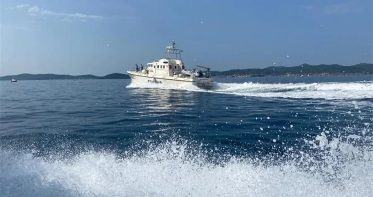 Ovom čovjeku trebamo se svi nakloniti: Skočio i spasio mladića od utapanja, drugi put u mjesec