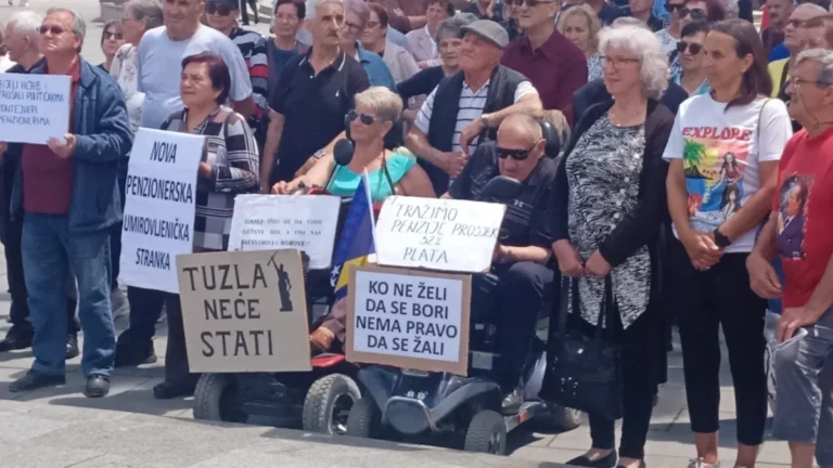 Penzioneri u Tuzli najavili proteste zbog sve težeg životnog standarda