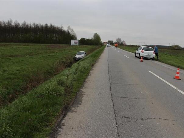 Pet osoba povrijeđeno u saobraćajnoj nesreći kod Slavonskog Broda