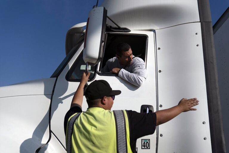 Počeo lov na kamiondžije u Americi: Uhapšeno desetak Srba