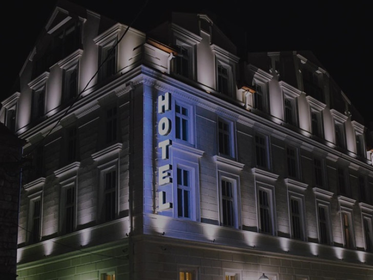 Policija “češlja” hotel “Central park” u Trebinju: “Svi gosti su napolju”