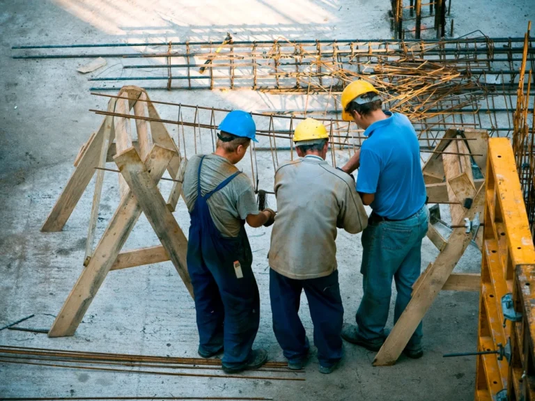 Poslodavci tvrde da im nedostaje 50.000 radnika, a na zavodima 250.000 nezaposlenih