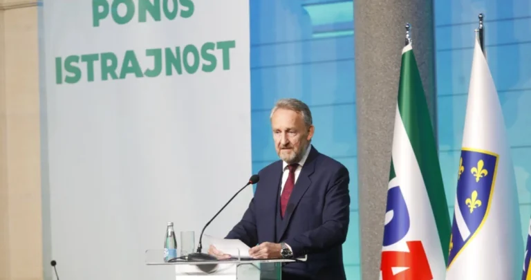 Predsjedništvo SDA poziva Schmidta da uvede posebna izborna pravila za Srebrenicu