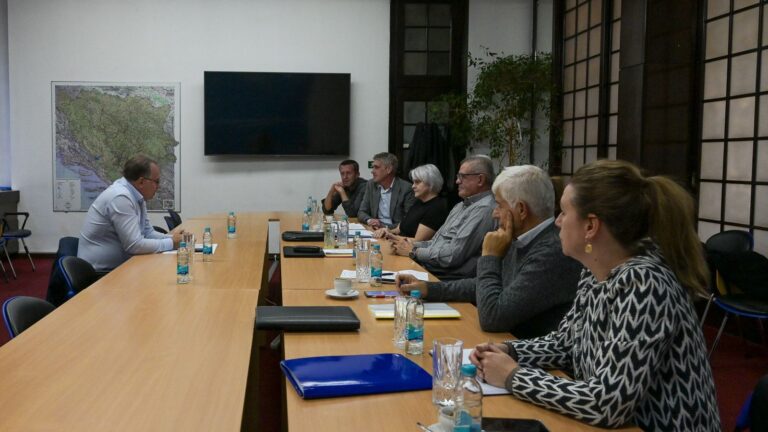 Premijer Nikšić održao sastanak sa Upravom i Nadzornim odborom Ginexa: Dogovorena satnica od 6,15 KM