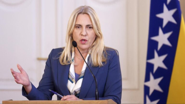 Preokret u posljednjem trenutku, Dodik poručio: Željka Cvijanović neće biti v.d. predsjednika RS