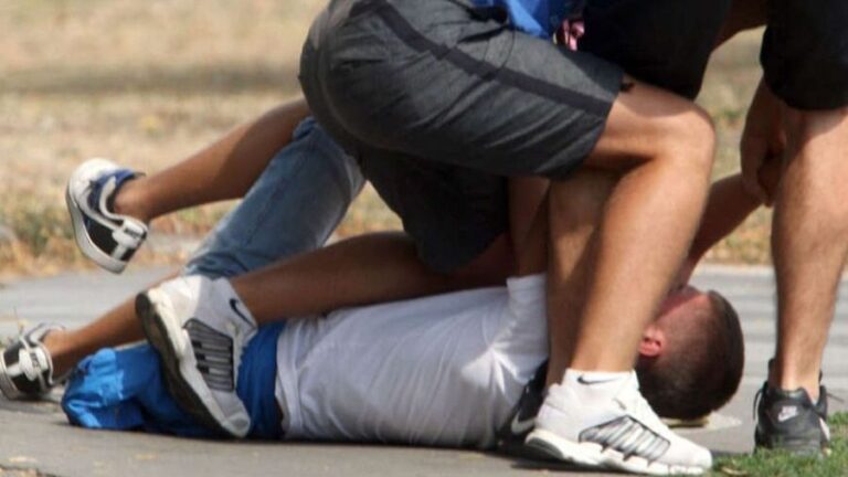 Pretučen tinejdžer: Otac ga našao krvave glave