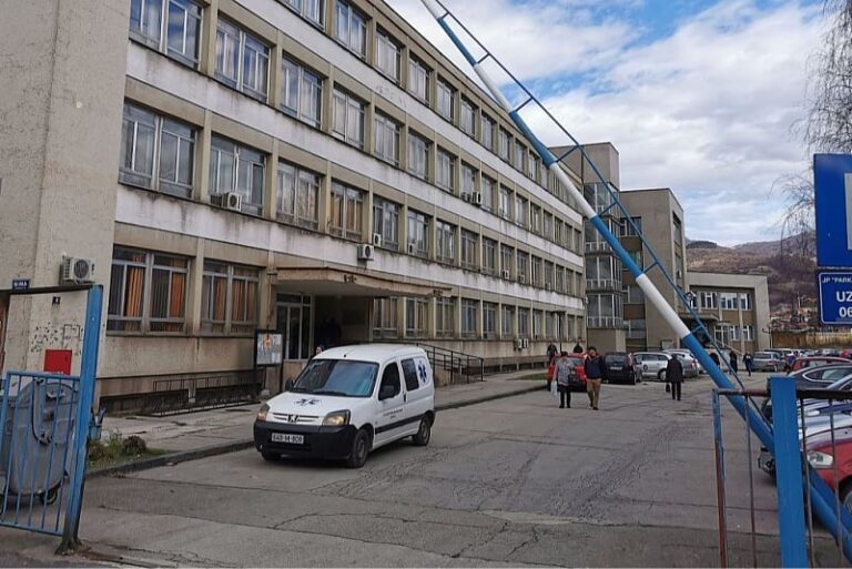 Odgođeni protesti radnika Zavoda za medicinu rada i sportsku medicinu ZDK – sastanak s premijerom Pivićem zakazan za sutra