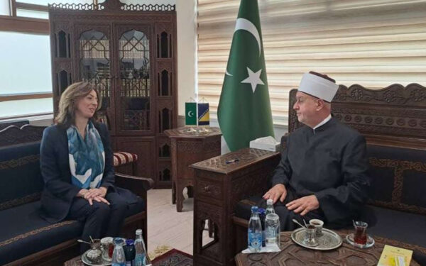 Reis Kavazović potpisao donorsku karticu: Uz ispunjavanje određenih uslova, doniranje organa je dobročinstvo